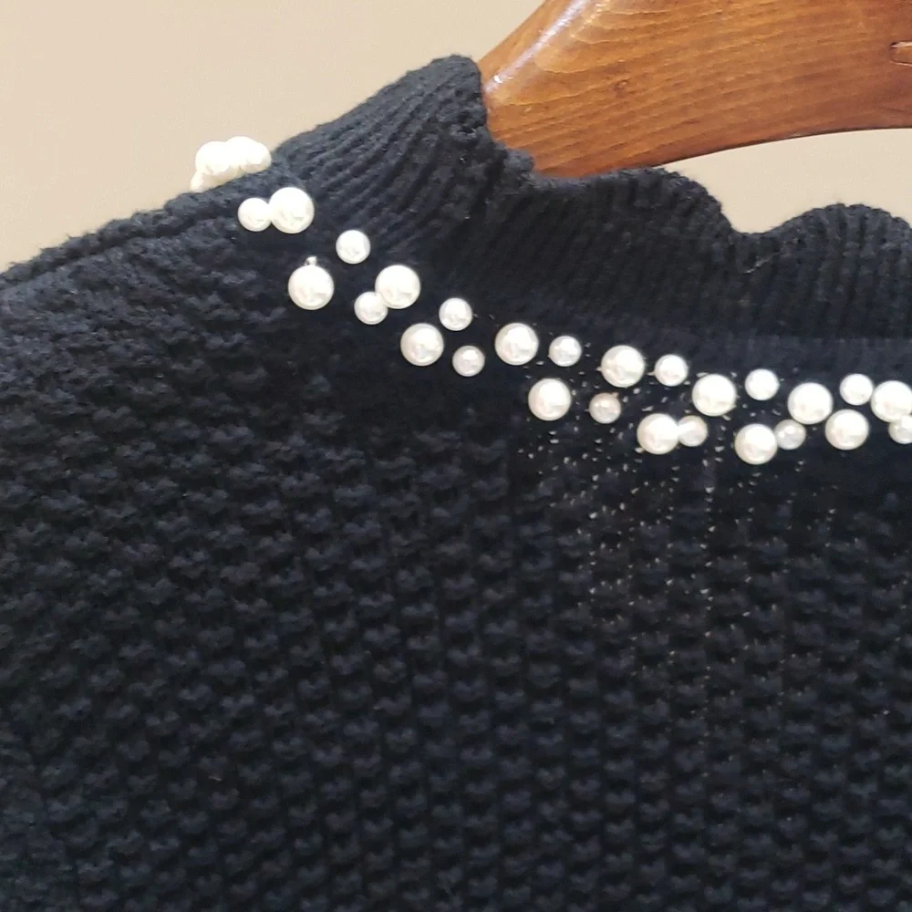 Nwt medium House of Harlow black sweater with pearls - Picture 9 of 15
